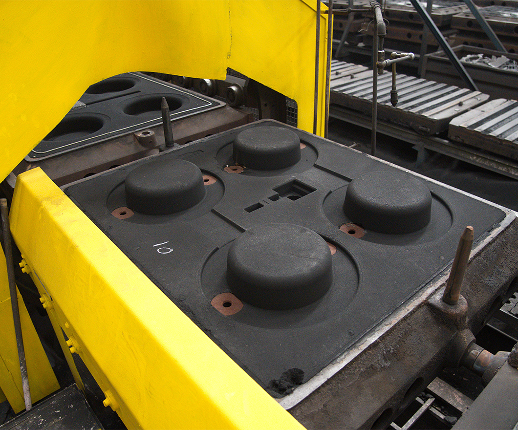 21ABRA7M3_4665891_low